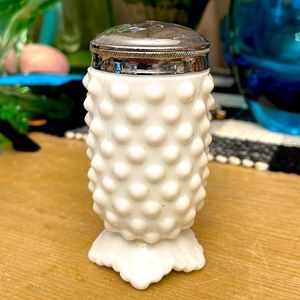 Fenton Hobnail Shaker